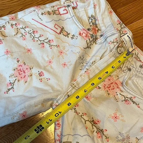 We The Free Eden Printed High Slouchy Flare Jeans Size 24S NWT - Picture 7 of 13